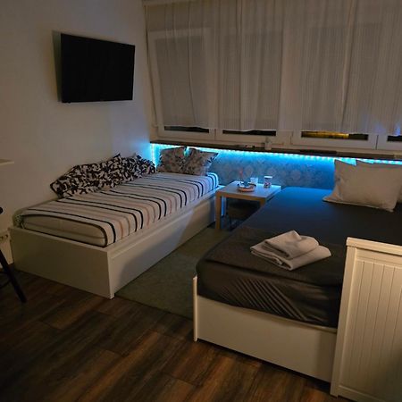 Studio apartman Tamai Kutina Esterno foto