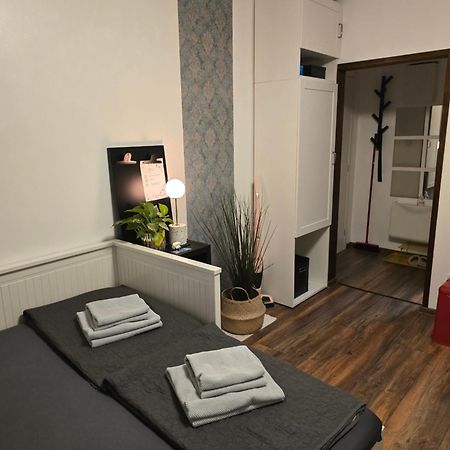 Studio apartman Tamai Kutina Esterno foto