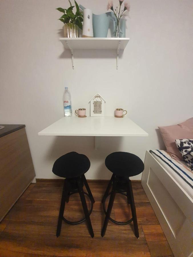 Studio apartman Tamai Kutina Esterno foto