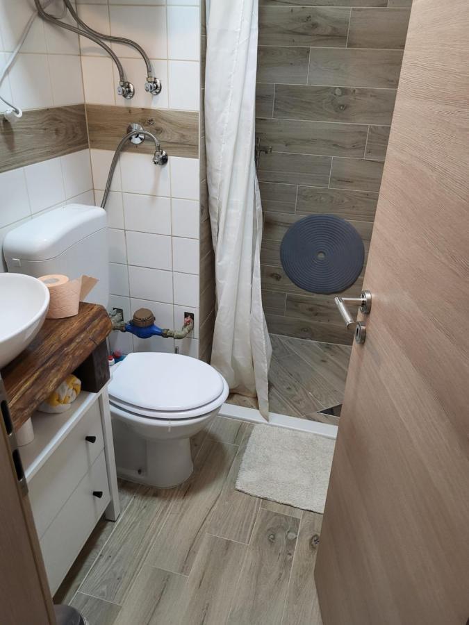 Studio apartman Tamai Kutina Esterno foto
